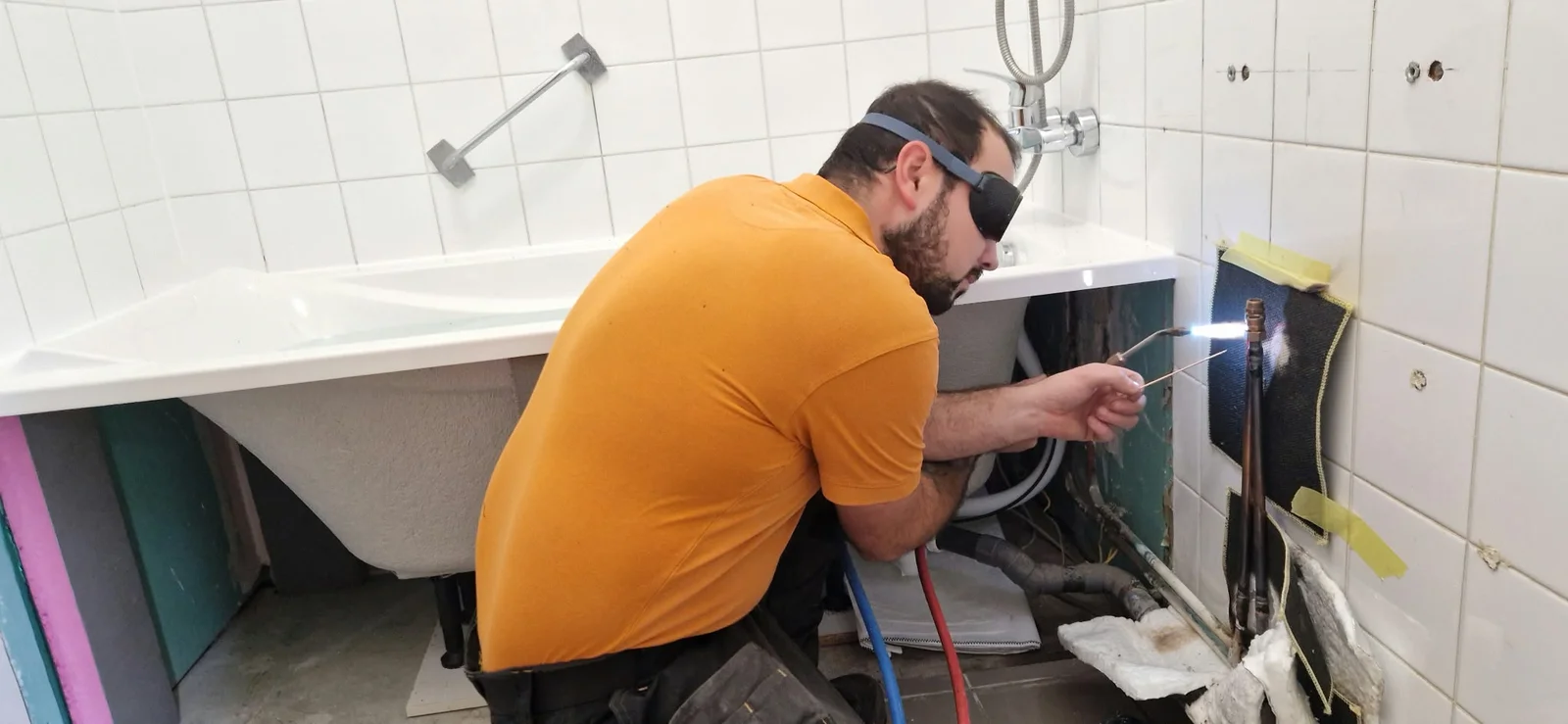Travail du cuivre dans une salle de bain — Intervention ADES