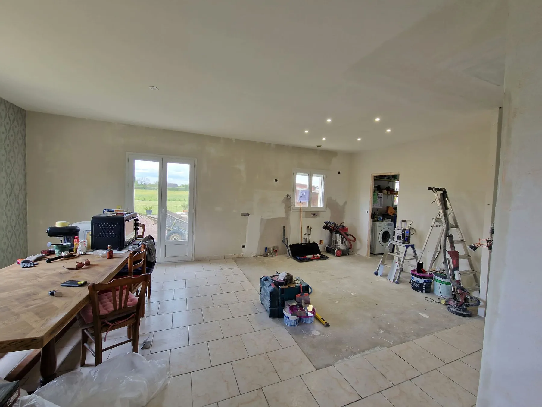 Préparation de la pièce avant pose de la cuisine — Travaux en cours