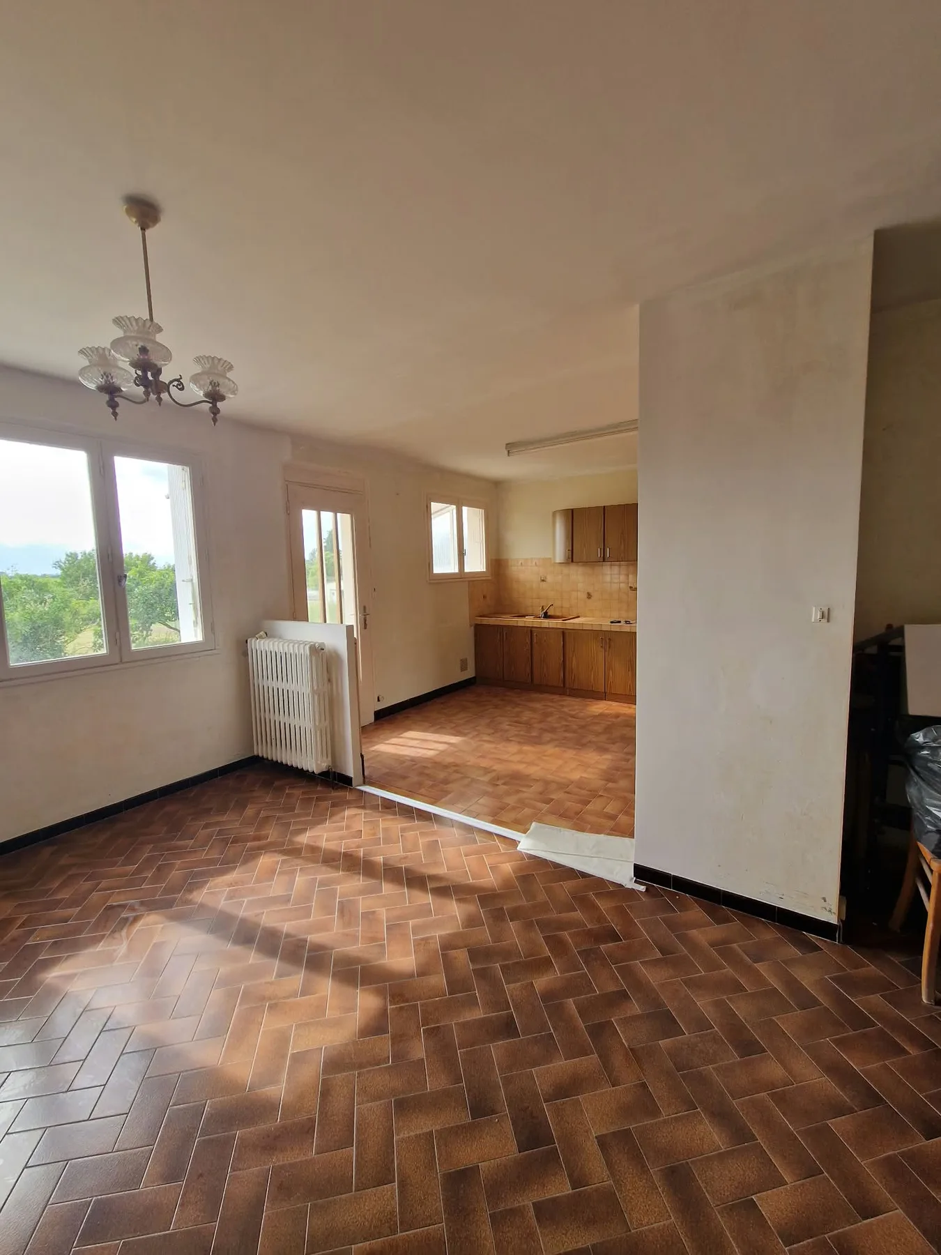 Espace cuisine avant réaménagement — Vue avant travaux