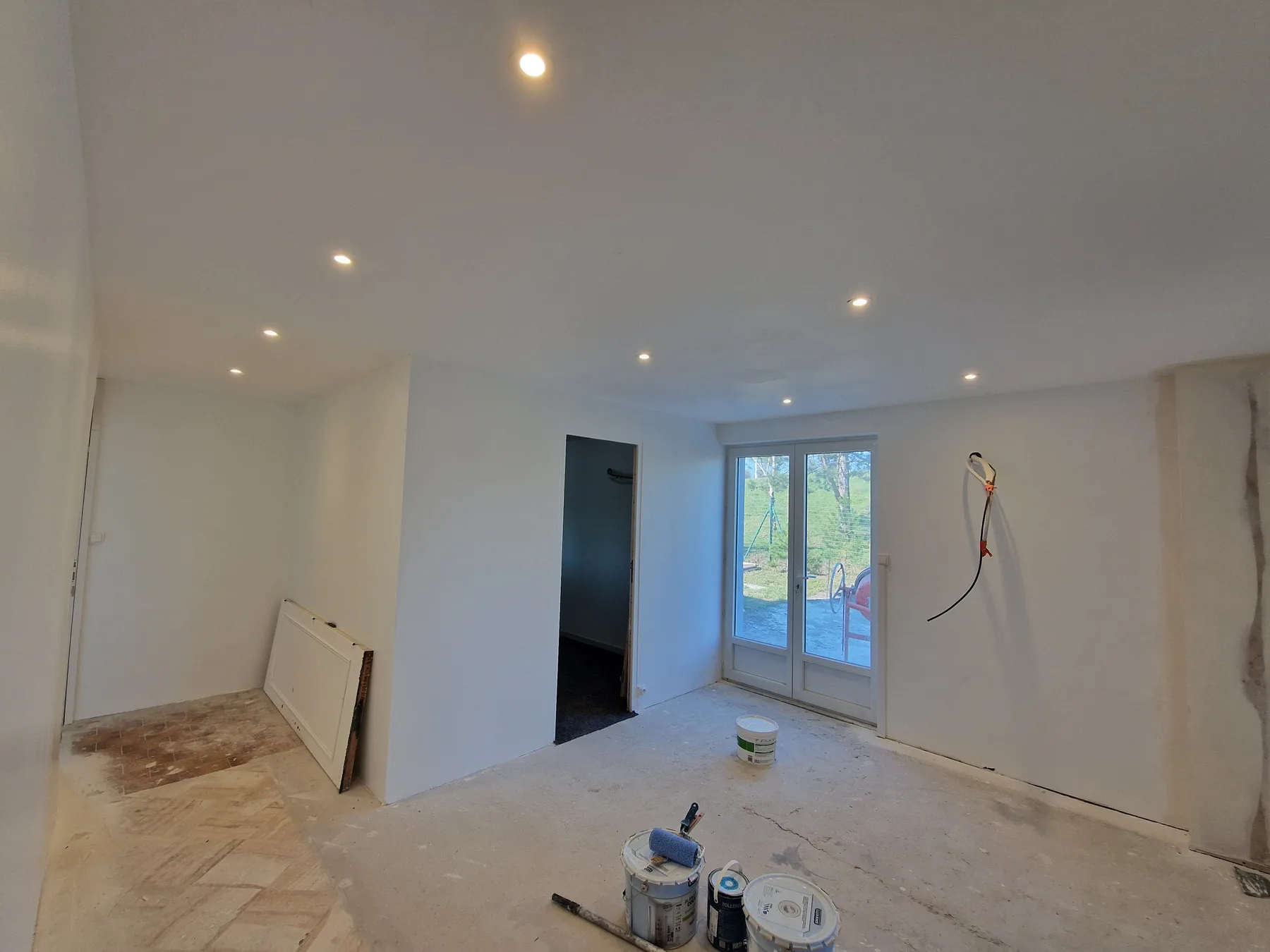 Installation de spots en rénovation — Travaux en cours